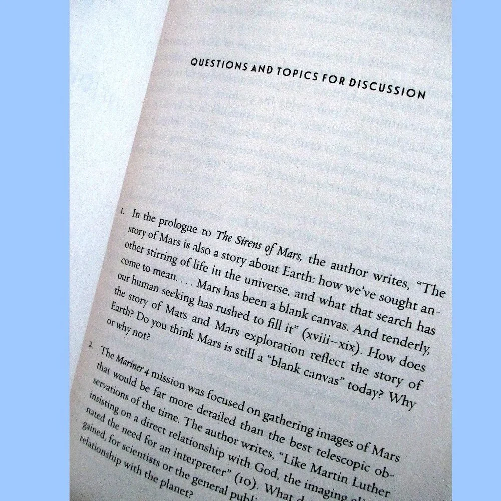 Book - The Sirens of Mars: Searching for Life on Another World, by Sarah Johnson - Picture 10 of 15